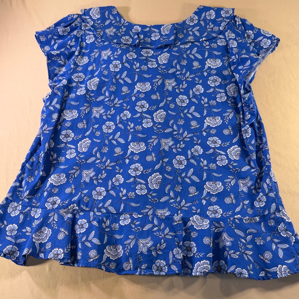 Loft women’s blouse size, large V-neck with ruffles button down front - Picture 8 of 9